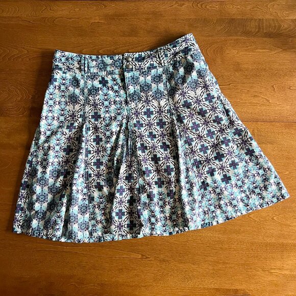 Athleta Dresses & Skirts - Athleta geo pattern twirl skort stains 6